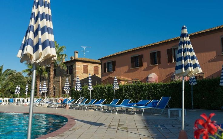 Imagen de la piscina del Hotel Agrihotel Elisabetta. Foto 16