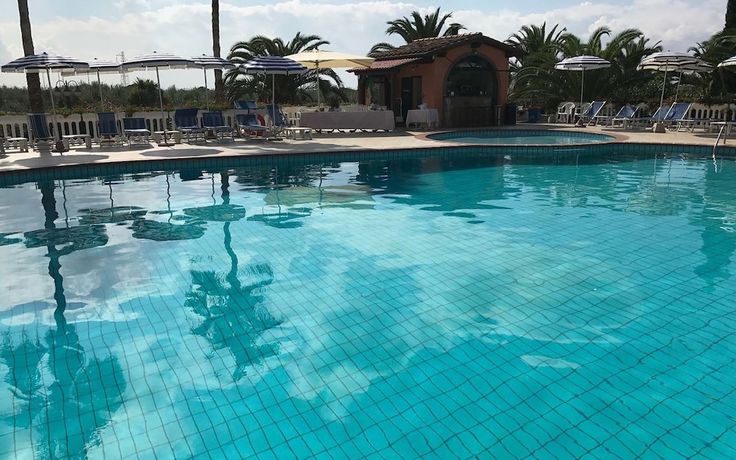 Imagen de la piscina del Hotel Agrihotel Elisabetta. Foto 18