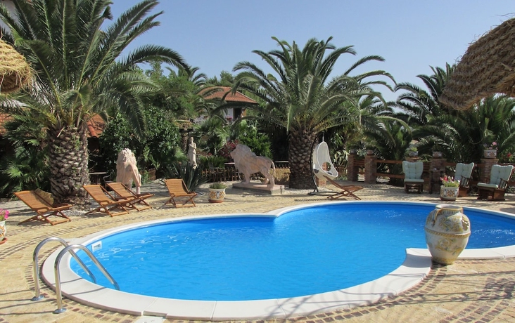 Imagen de la piscina del Hotel Agriturismo Reggia Saracena. Foto 14