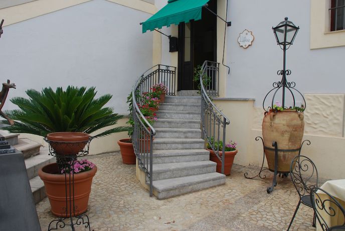 Imagen de los interiores del Hotel Agriturismo Villa Cefal&agrave;. Foto 18