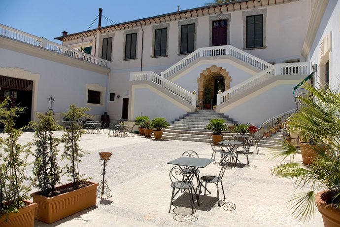 Imagen de los interiores del Hotel Agriturismo Villa Cefal&agrave;. Foto 19