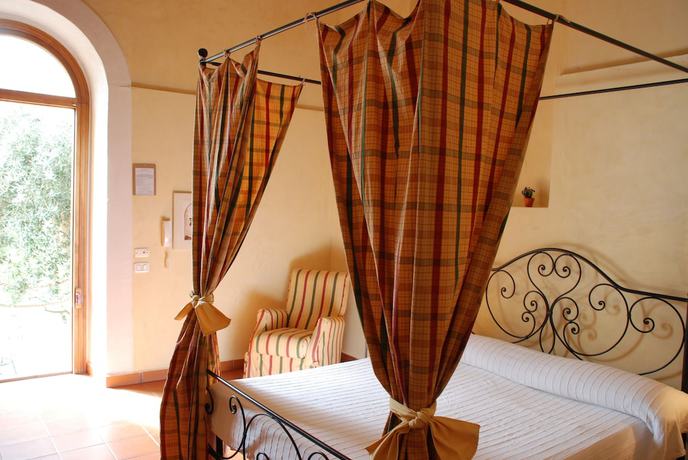Imagen de la habitación del Hotel Agriturismo Villa Cefal&agrave;. Foto 15