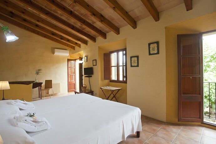 Imagen de la habitación del Hotel Agroturismo Finca Son Sureda. Foto 13