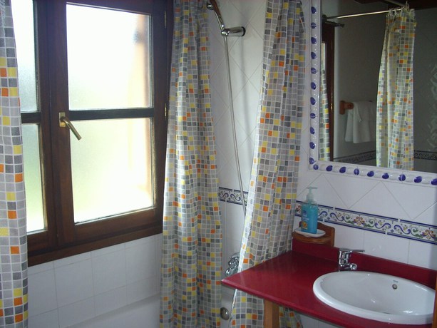 Imagen de la habitación del Hotel Agroturismo Ordaola. Foto 3