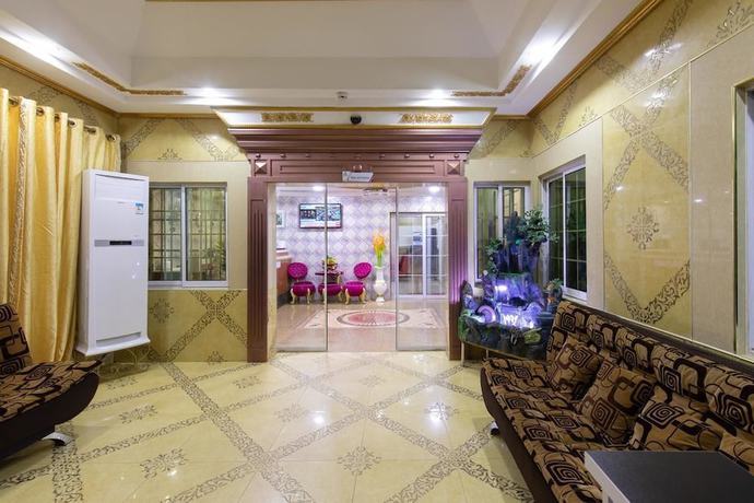 Imagen de los interiores del Hotel Ags and Suites. Foto 16