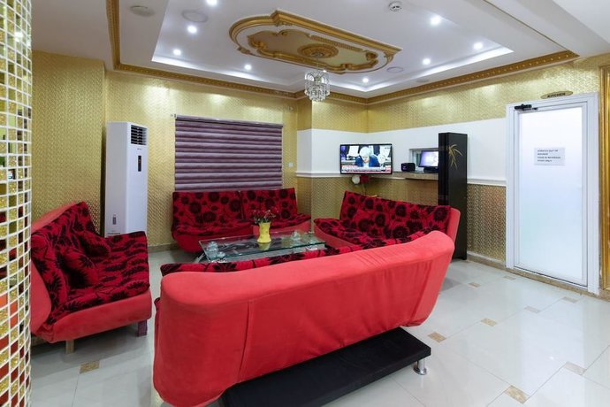 Imagen de los interiores del Hotel Ags and Suites. Foto 19