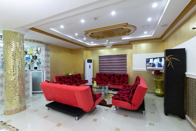 Imagen de los interiores del Hotel Ags and Suites. Foto 20