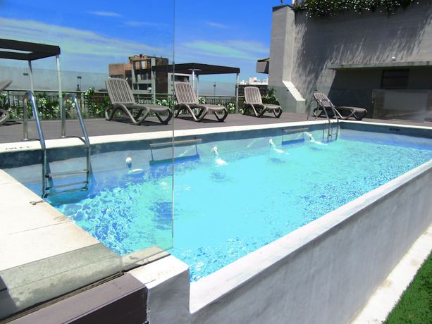 Imagen de la piscina del Hotel AgsApartment. Foto 19