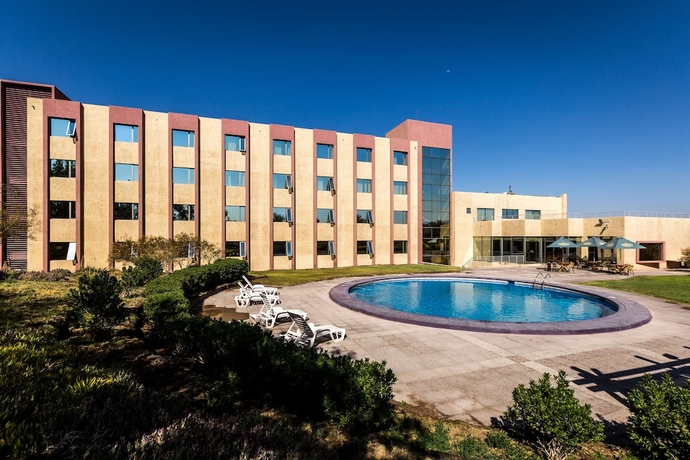 Imagen de la piscina del Hotel Agua Del Desierto. Foto 19