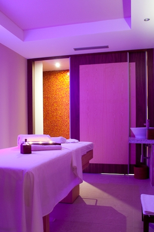 Imagen de la piscina del Hotel Aguas De Ibiza Grand Luxe. Foto 13