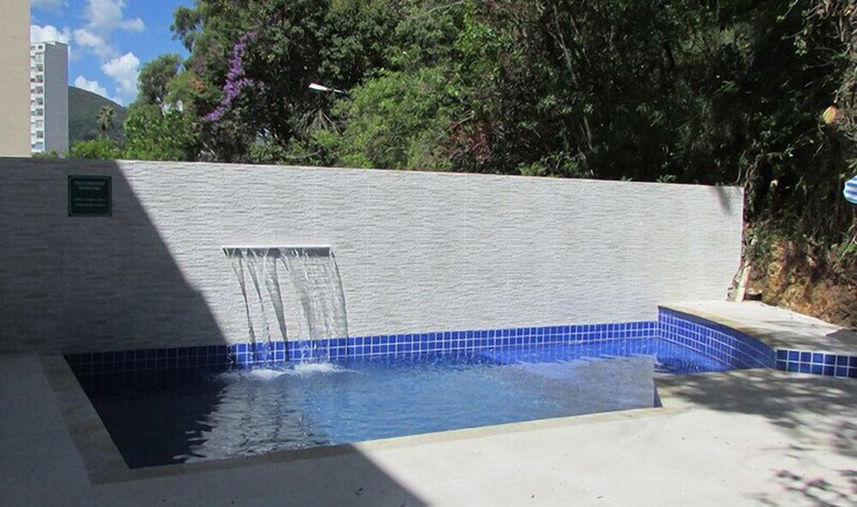Imagen de la piscina del Hotel Aguas. Foto 10