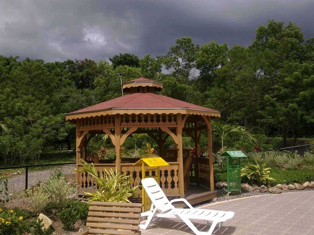 Imagen de los exteriores del Hotel Aguas Termales San Martín. Foto 4