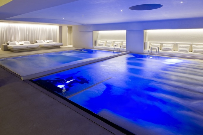 Imagen de la piscina del Hotel Aguas de Ibiza by NCalma Hotels. Foto 9