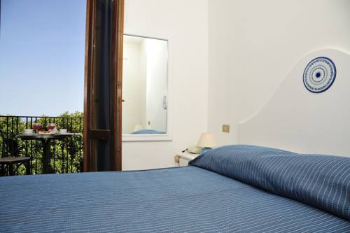 Imagen de la habitación del Hotel Agugliastra. Foto 5