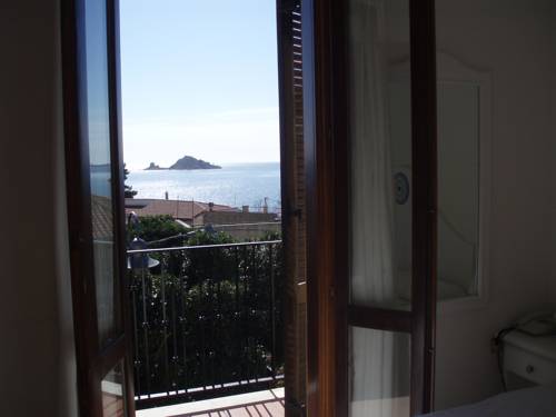 Imagen de la habitación del Hotel Agugliastra. Foto 7