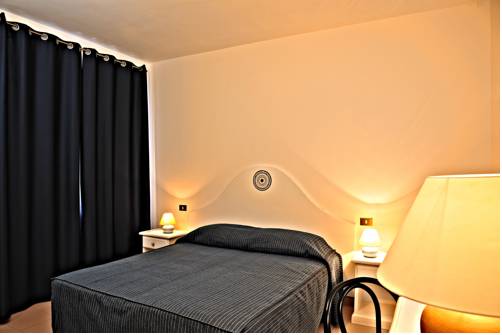 Imagen de la habitación del Hotel Agugliastra. Foto 10