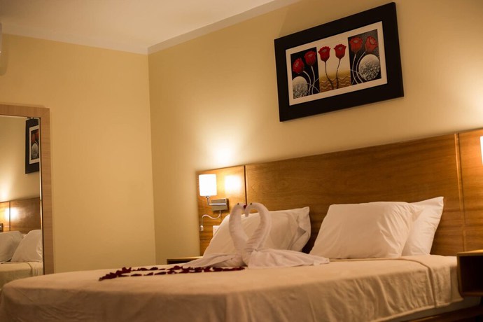 Imagen de la habitación del Hotel Aguila Dorada Selva. Foto 14