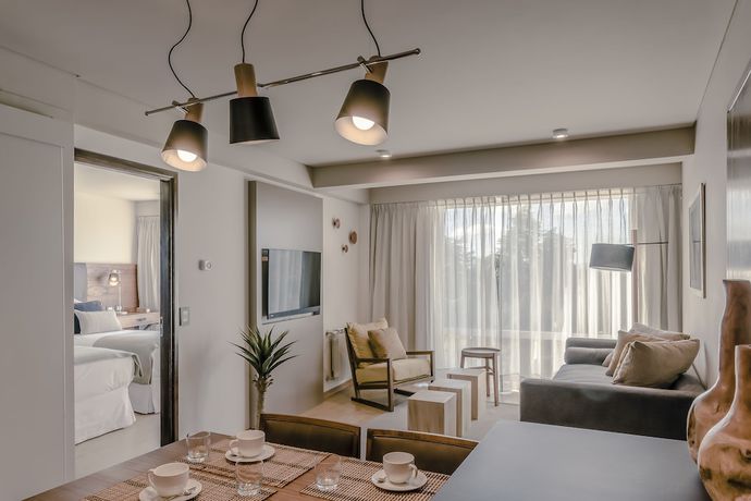 Imagen de la habitación del Hotel Aguila Mora Suites and Spa. Foto 17