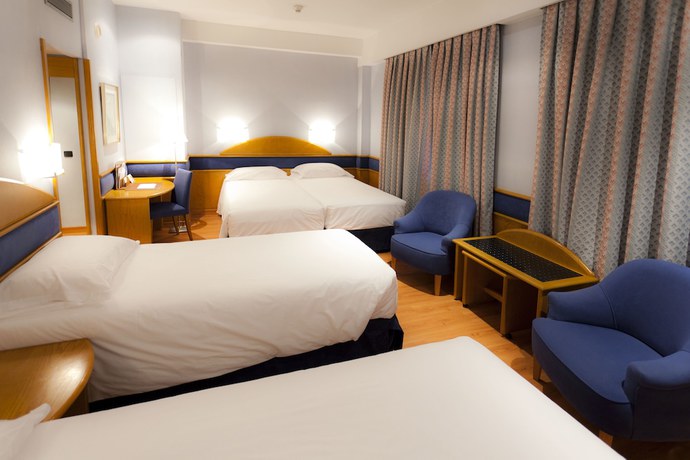 Imagen de la habitación del Hotel Agumar. Foto 10