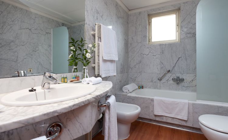 Imagen de la habitación del Hotel Agumar. Foto 15