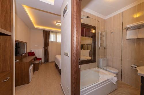 Imagen de la habitación del Hotel Agvapalas. Foto 6