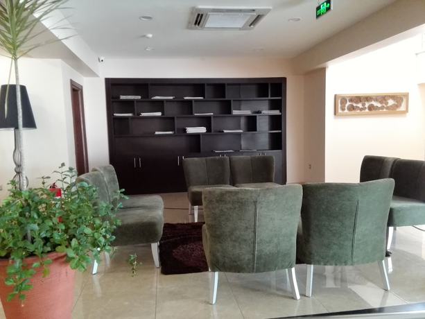 Imagen de los interiores del Hotel Ah and Conference. Foto 17