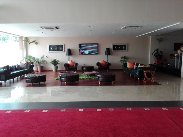 Imagen de los interiores del Hotel Ah and Conference. Foto 18