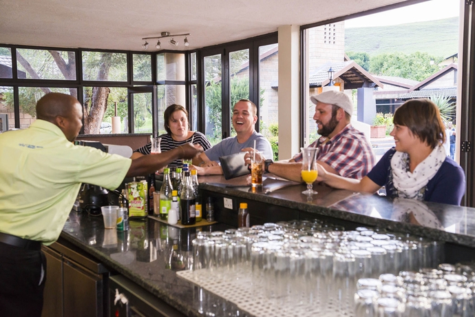 Imagen del bar/restaurante del Hotel Aha Alpine Heath Resort. Foto 5