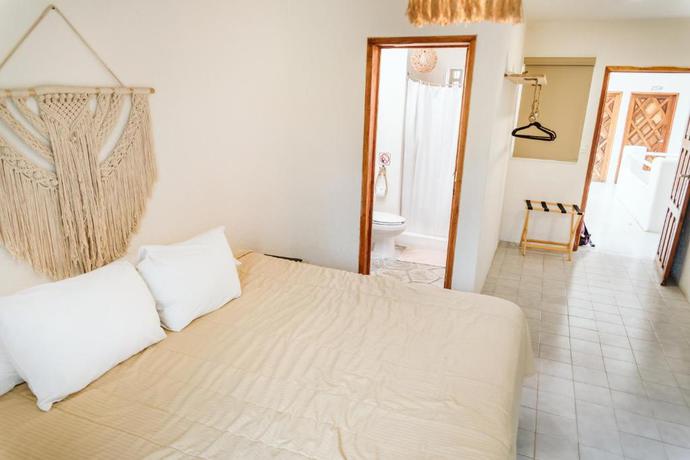 Imagen de la habitación del Hotel Ahava. Foto 11