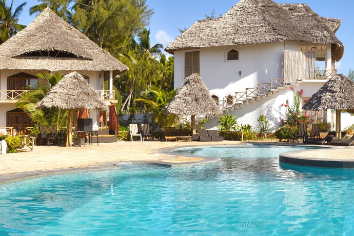 Imagen de la piscina del Hotel Ahg Waridi Beach Resort and Spa. Foto 12