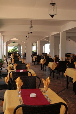 Imagen del bar/restaurante del Hotel Ahg Waridi Beach Resort and Spa. Foto 3