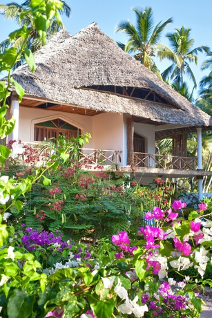 Imagen de los exteriores del Hotel Ahg Waridi Beach Resort and Spa. Foto 11