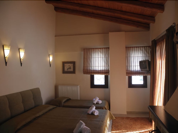 Imagen de la habitación del Hotel Ahilion. Foto 10