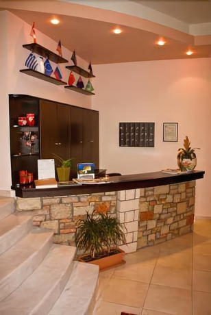 Imagen de los interiores del Hotel Ahilion. Foto 19