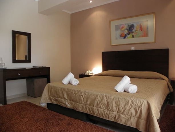 Imagen de la habitación del Hotel Ahilion. Foto 15