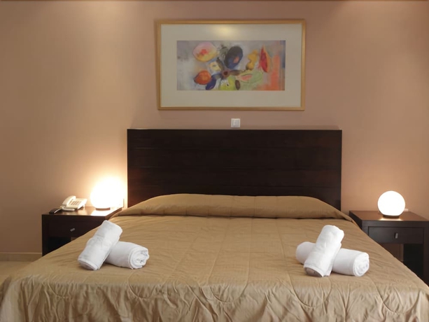 Imagen de la habitación del Hotel Ahilion. Foto 16