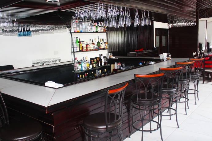 Imagen del bar/restaurante del Hotel Ahnvee Resort Adults Only. Foto 5