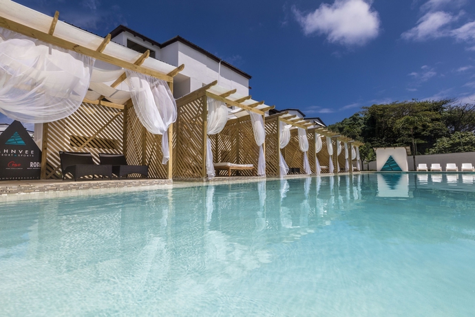 Imagen de la piscina del Hotel Ahnvee Resort Adults Only. Foto 18