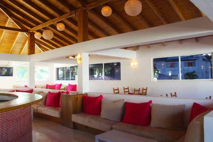 Imagen del bar/restaurante del Hotel Ahnvee Resort Adults Only. Foto 6