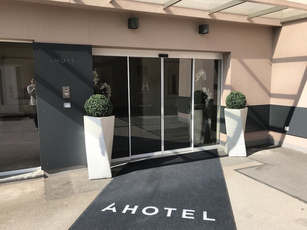 Imagen de los interiores del Hotel Ahotel Ljubljana. Foto 19