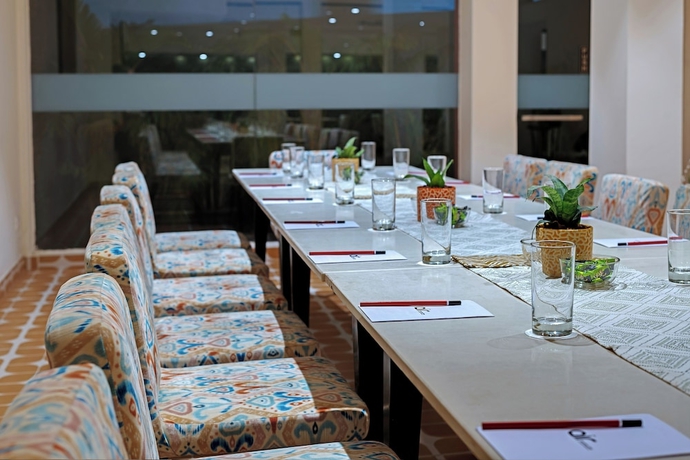 Imagen de los interiores del Hotel Ahuja Residency GCR. Foto 14