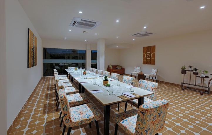 Imagen de los interiores del Hotel Ahuja Residency GCR. Foto 16
