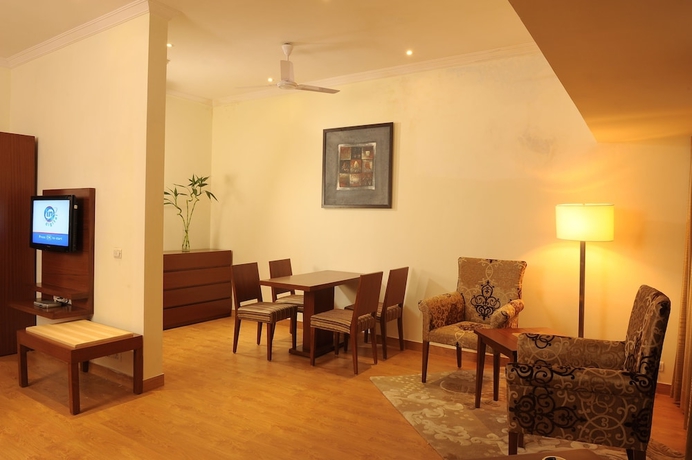 Imagen de la habitación del Hotel Ahuja Residency, Sunder Nagar. Foto 10