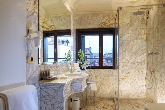 Imagen de la habitación del Hotel Ai Cavalieri Di Venezia. Foto 14