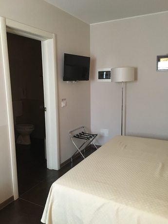 Imagen de la habitación del Hotel Ai Due Leoni. Foto 7