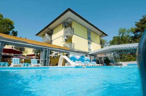 Imagen general del Hotel Ai Pini, Grado. Foto 1
