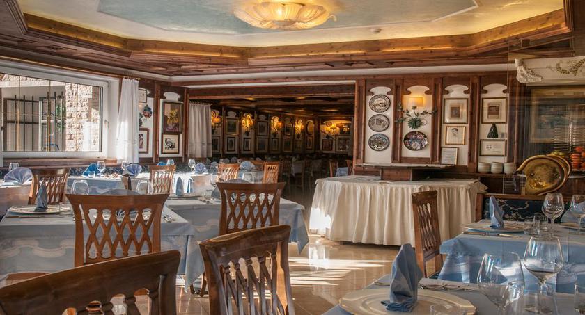 Imagen del bar/restaurante del Hotel Ai Pini, Val di Fassa. Foto 4