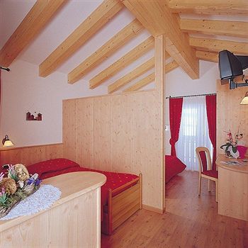 Imagen del bar/restaurante del Hotel Ai Zirmes. Foto 3