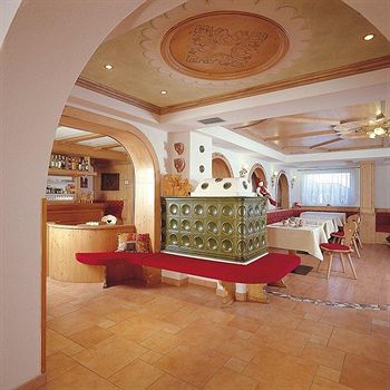 Imagen de la habitación del Hotel Ai Zirmes. Foto 8