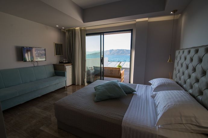Imagen de la habitación del Hotel Aianteion Bay Luxury and Suites. Foto 2